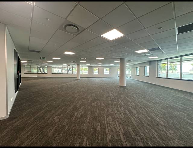 735M² OFFICE TO LET IN SANDTON CENTRAL